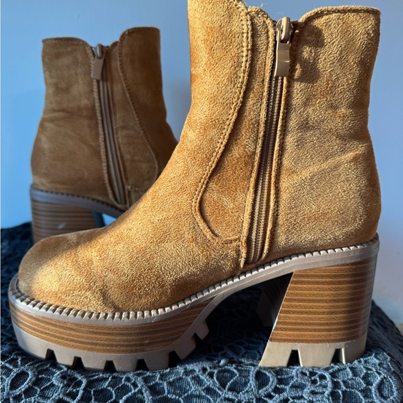 SOLD - Picture 3 of 7